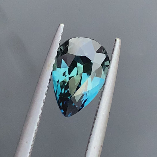 Saphir Teal • 2.06 carats